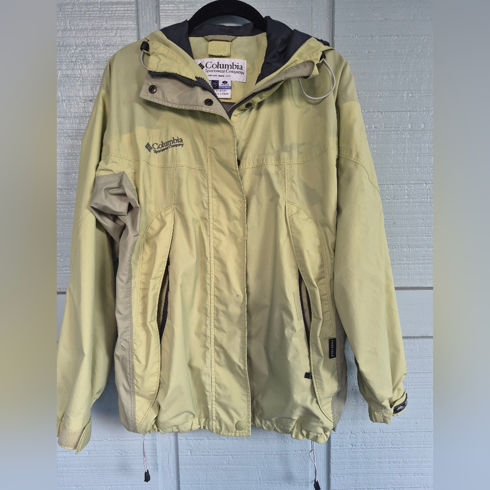 Columbia Lightweight Hooded Womans Jacket  Double Zip Snap Over Zippered Pockets